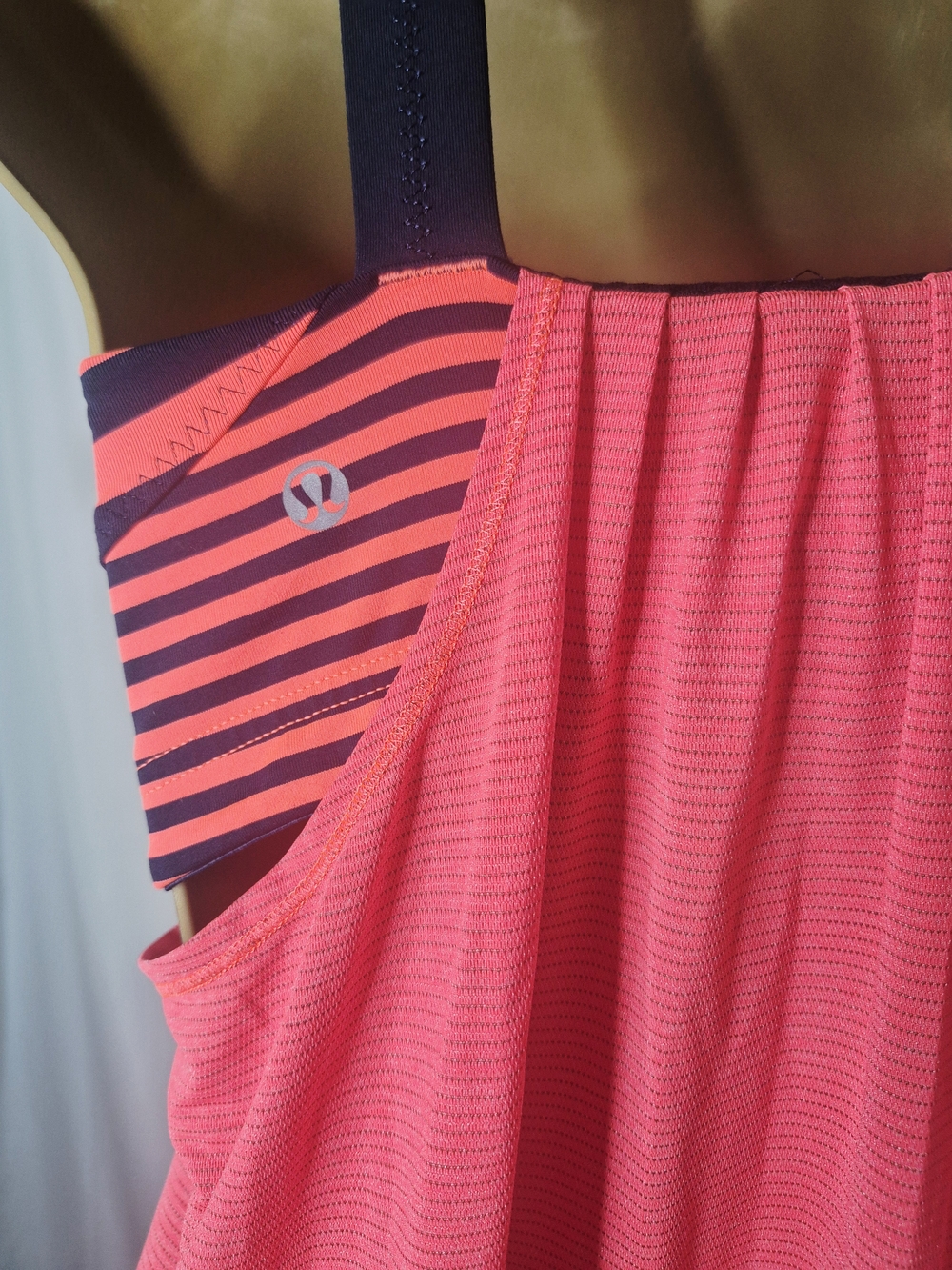 Lululemon Athletica Vintage Women’s Pink & Navy Striped Workout Tank W/ Bra Sz 6 - Picture 4 of 7